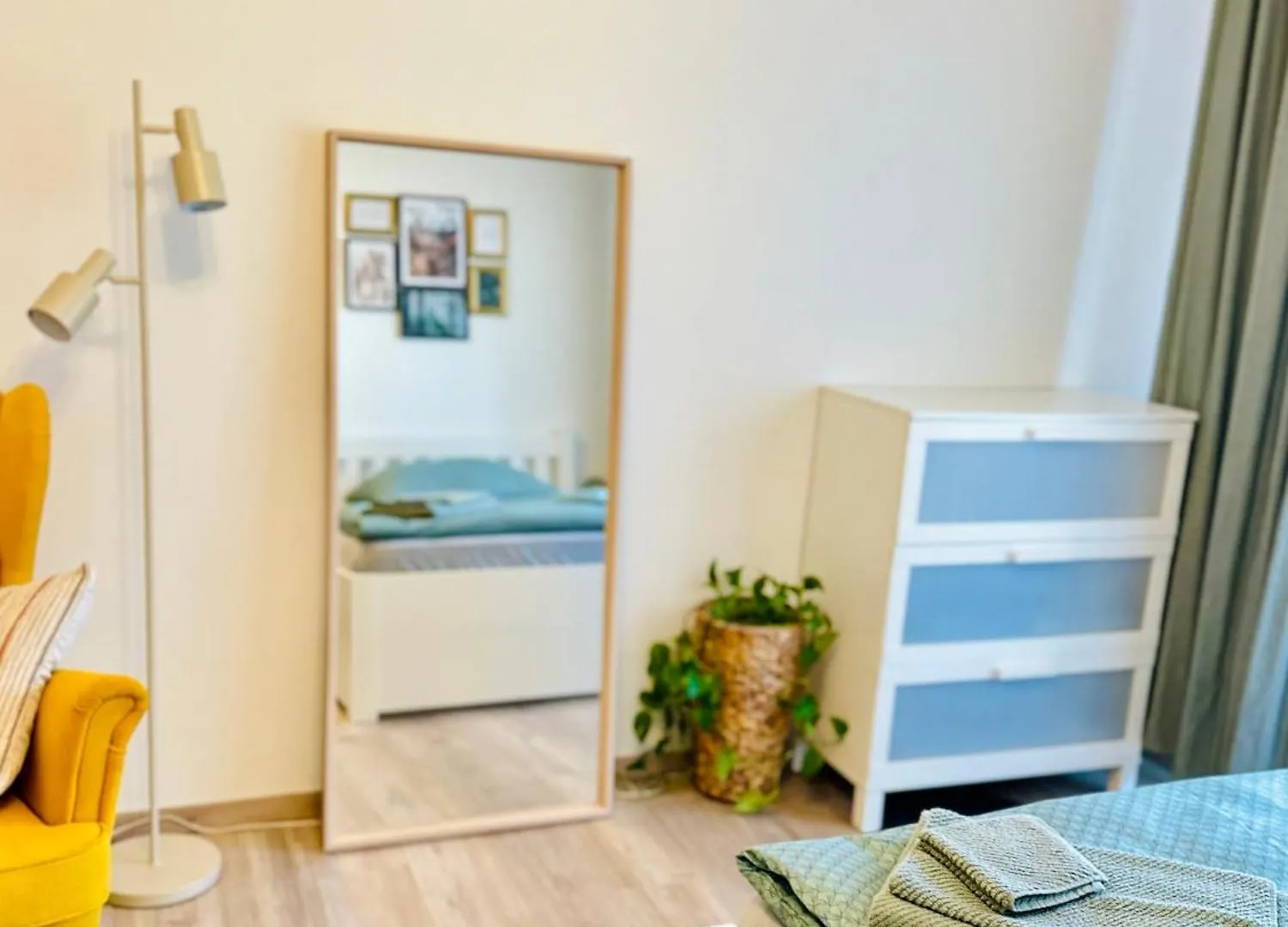 Zentrales Und Gemuetliches Apartment In Passau Mit Balkon,Badewanne Und Parkplatz